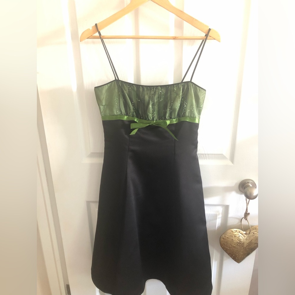 Women’s occasion dress